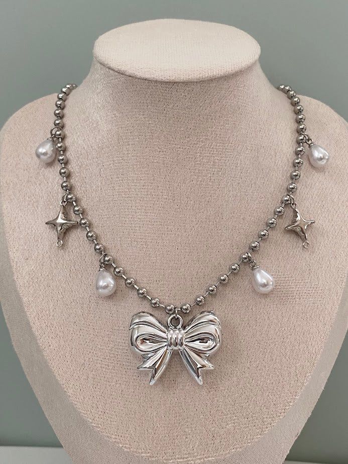 ribbon bbb necklace