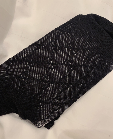 Queen pattern mesh stocking (black)