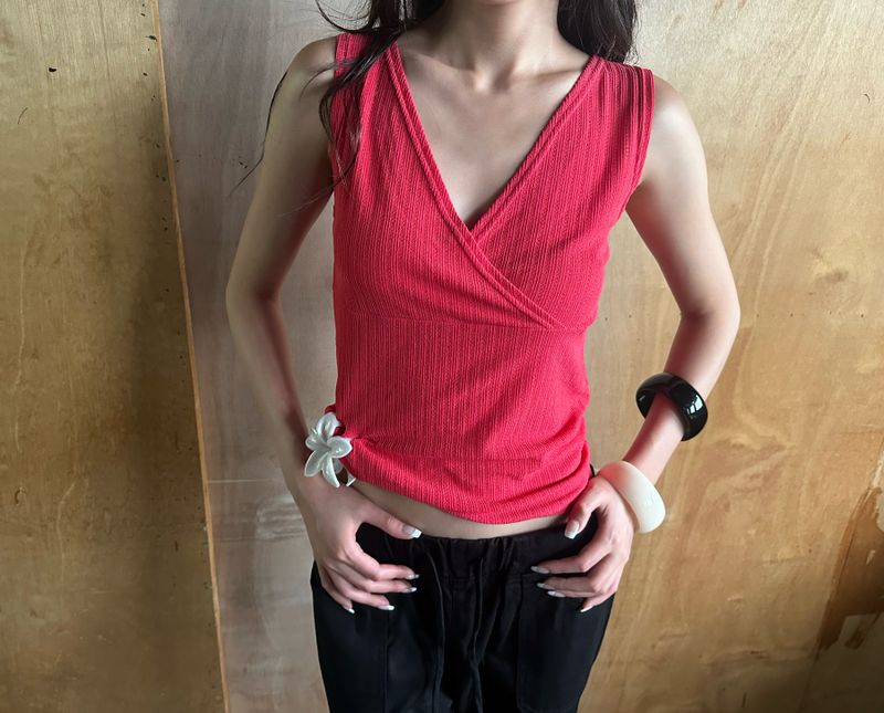 punching v neck top