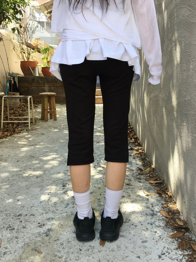Leaf Slit Capri Pants (1c)
