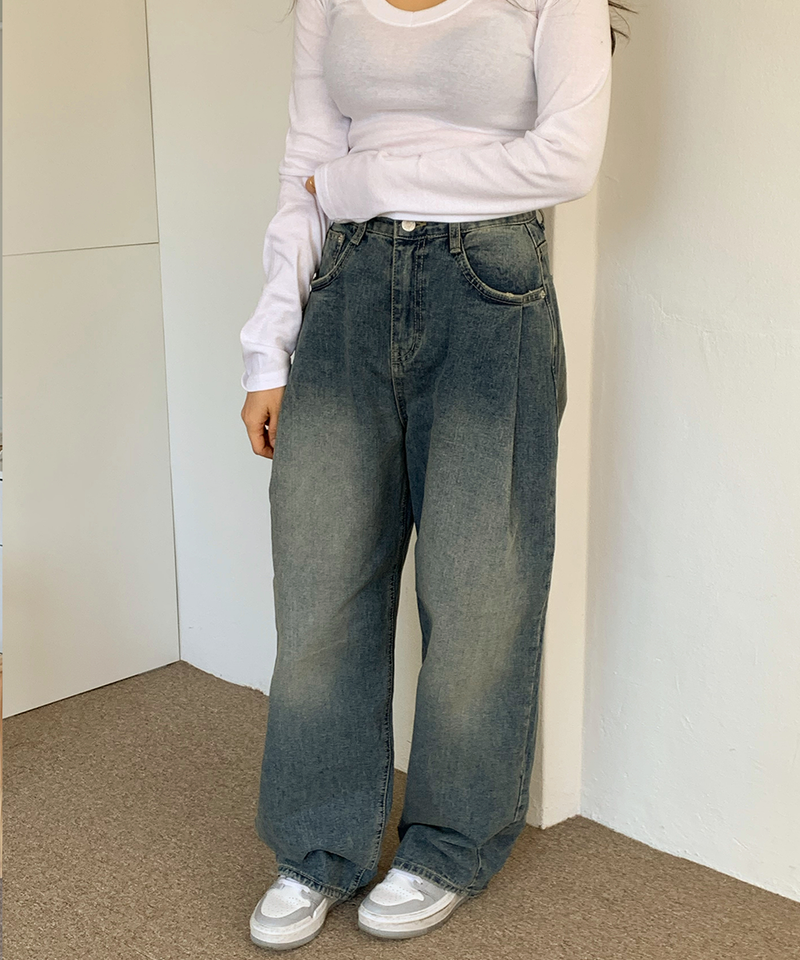 one-pintuck hip pants