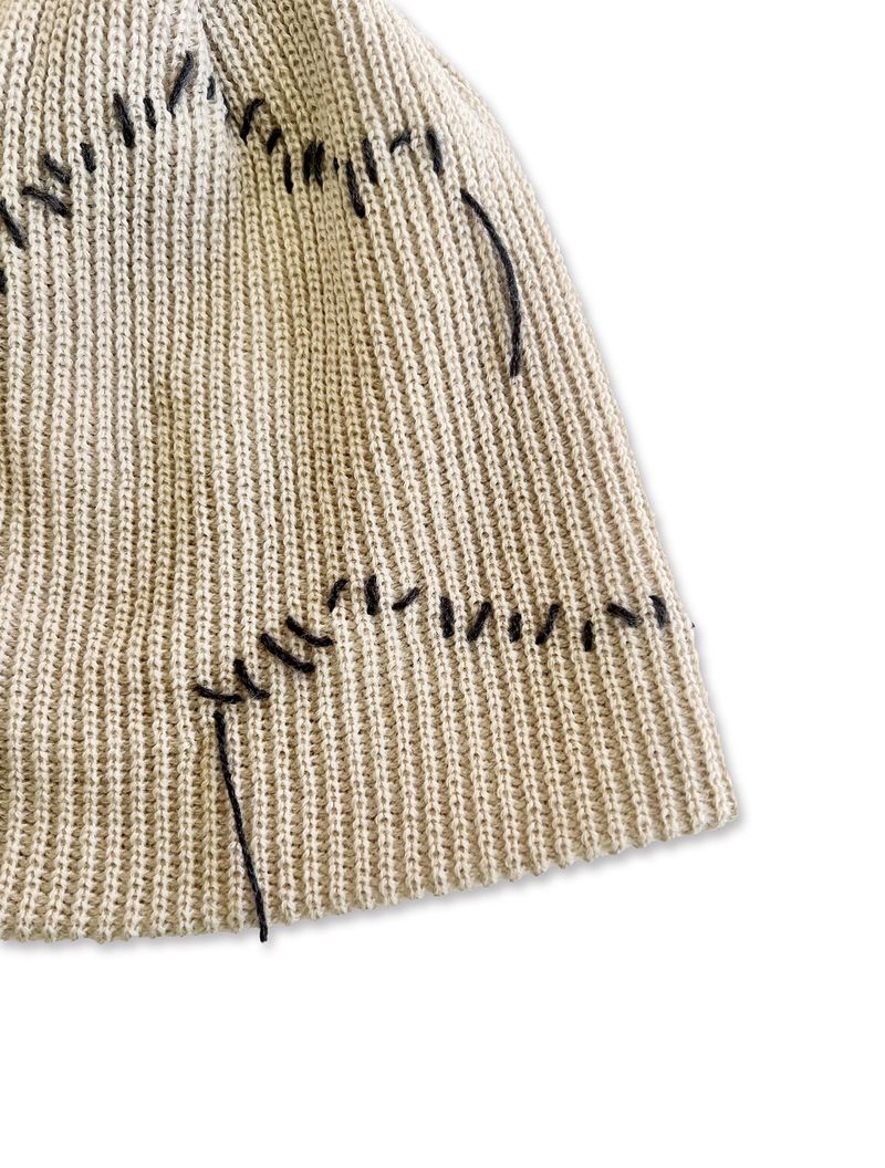 Wave Hand Stitch Detail Beanie / Beige