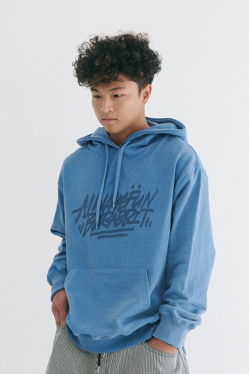 BSRABBIT(ビエスラビット)の「BSR2223FWPO064 FUN SCIBBLING BSRBT HOODIE CORAL BLUE(Tops)」