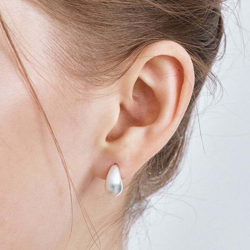 matte bean stud earrings