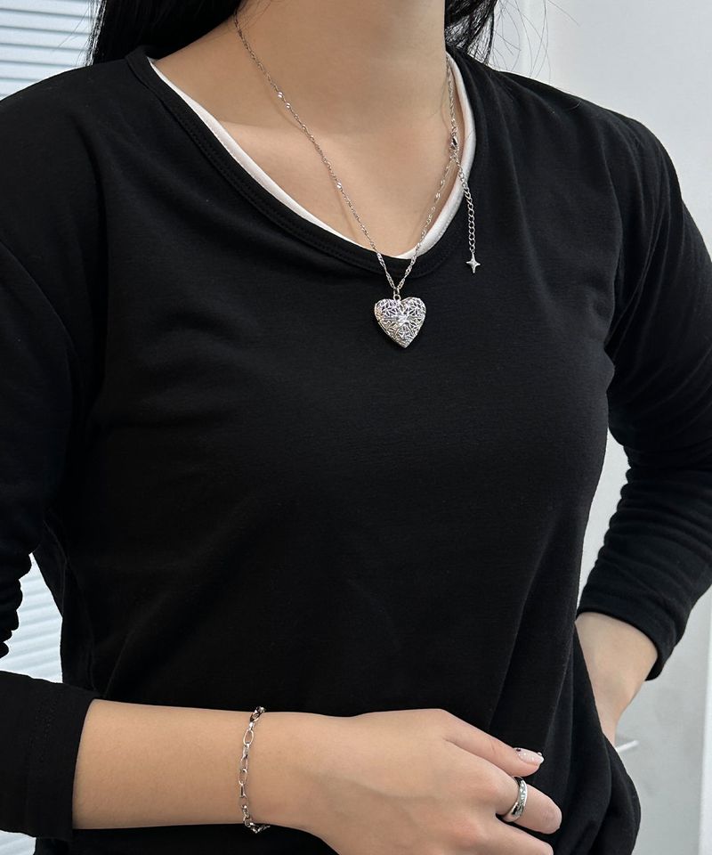 og heart necklace