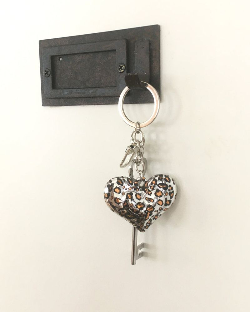 WONDER WONDER(ワンダーワンダー)の「Kinky leopard heart key bag key ring(Toys/Key Holders)」