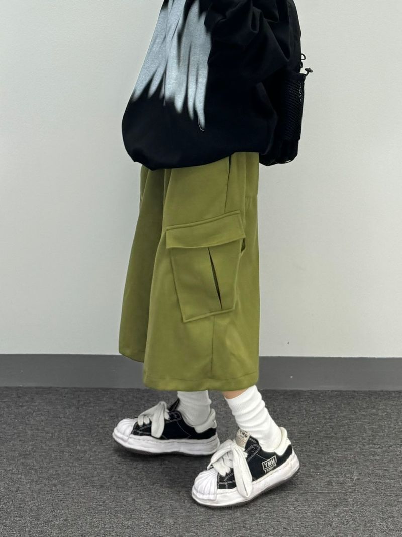 diagonal cargo bermuda pants