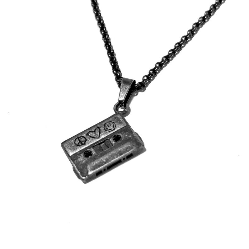 S SY(エスエスワイ)の「1980s vintage cassette tape necklace(Accessories)」