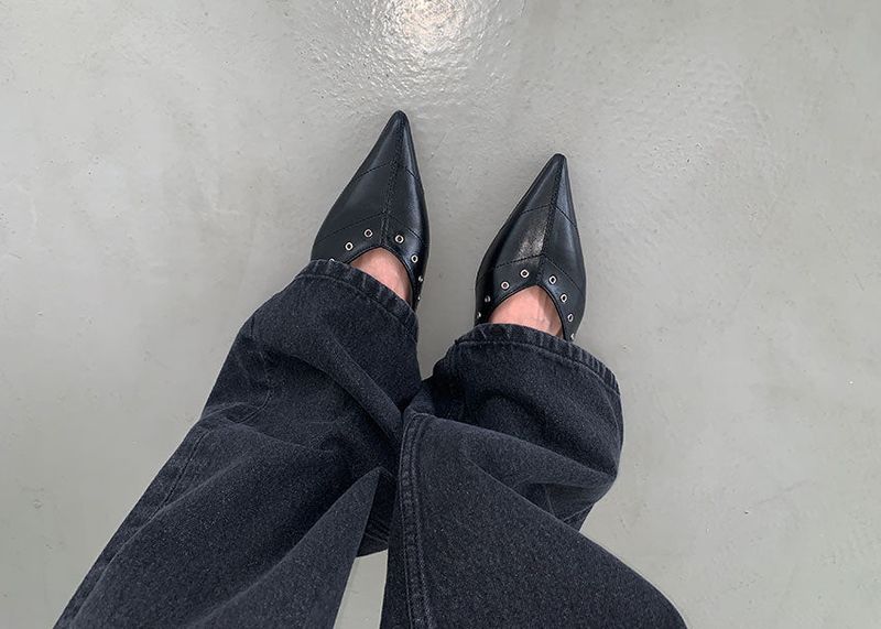 EYELET STILETTO SLINGBACK