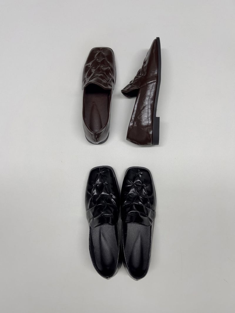 Shirring Enamel Square Toe Loafers