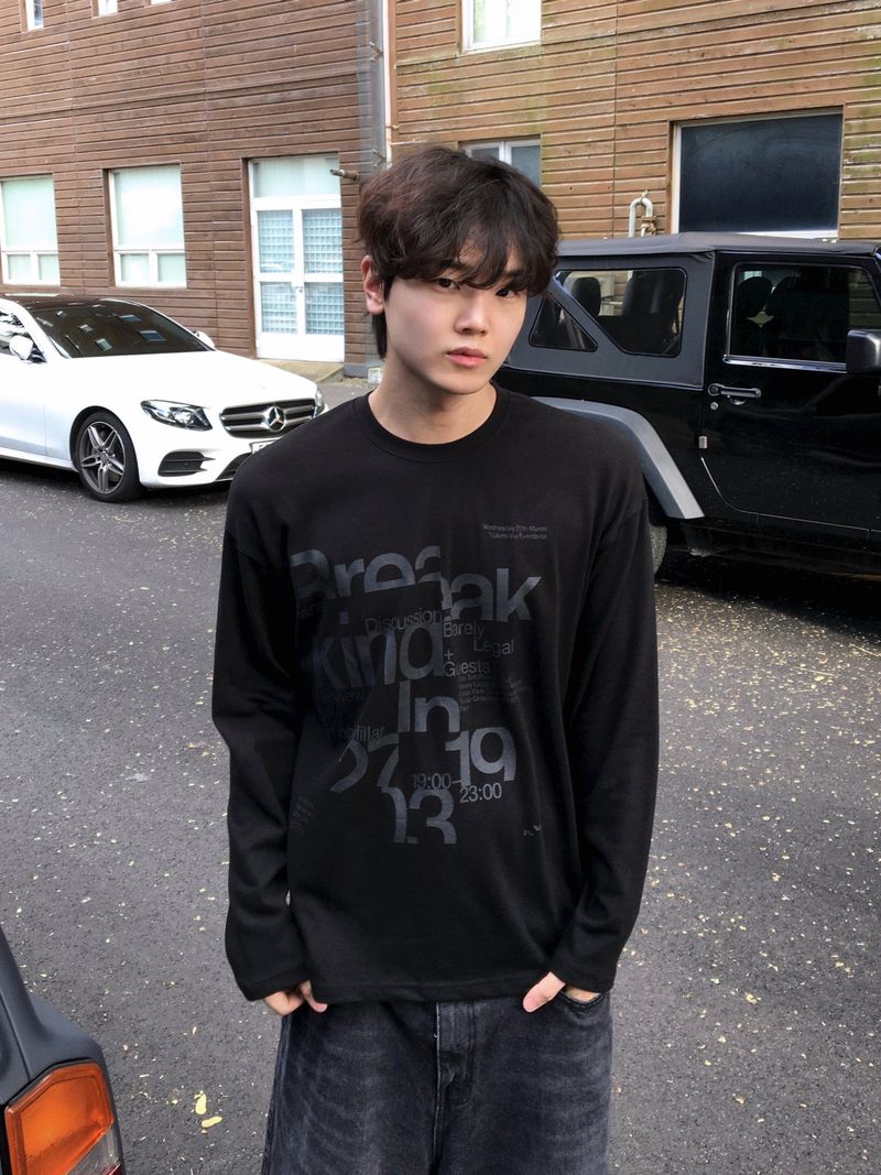 WHAT A LOOK（ワット ア ルック）の「アンバランスブレークロングスリーブ（トップス）」