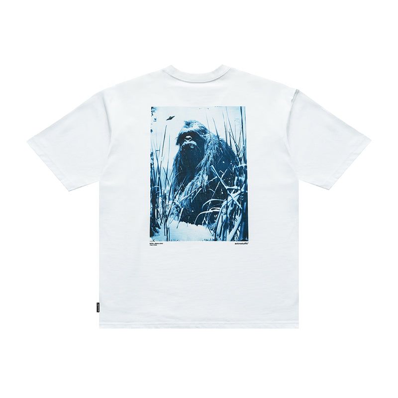 AstroStuffs(アストロスタッフス)の「SP25 SS イエティポスターTシャツ (ホワイト)(トップス)」