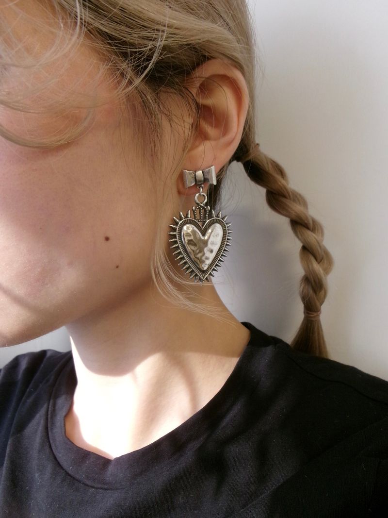 Silver Plated Ribbon Heart Earring