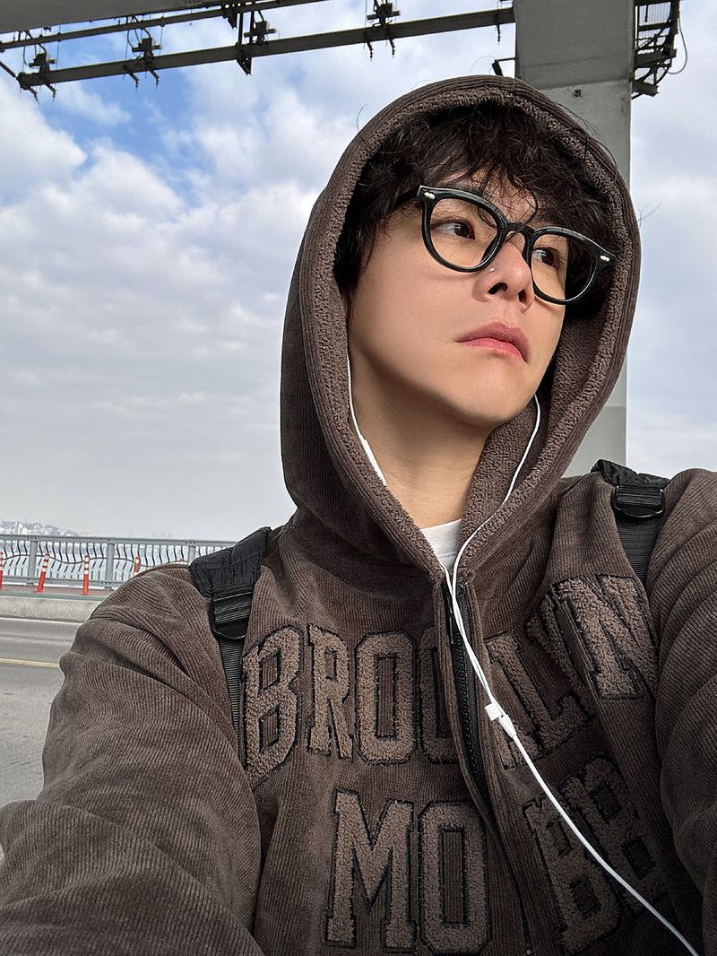 No.1057 BR hood B zip-up