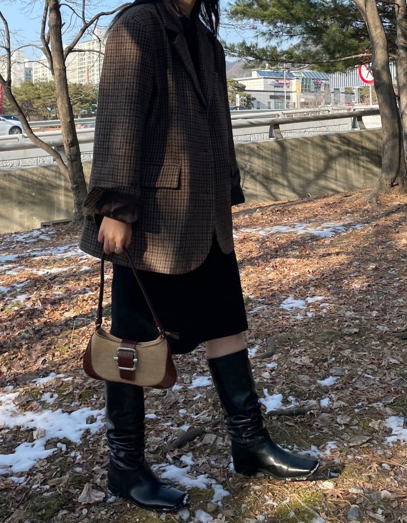 Square wrinkle middle boots 