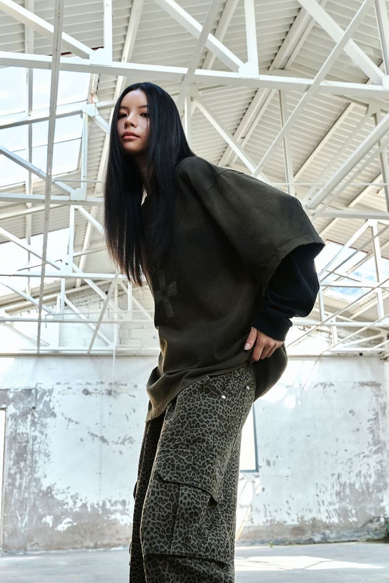 DAMAGE DOUBLE-LAYERED SLEEVE