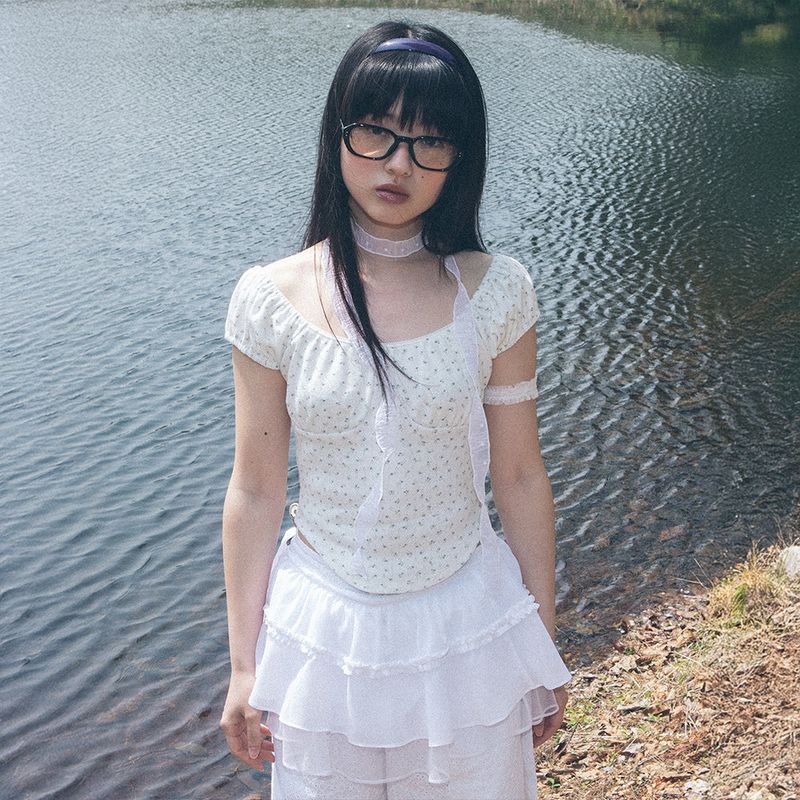 TUOMIO（トゥオミオ）の「FLOWER SHIRRED T-SHIRT [WHITE]（Tops）」