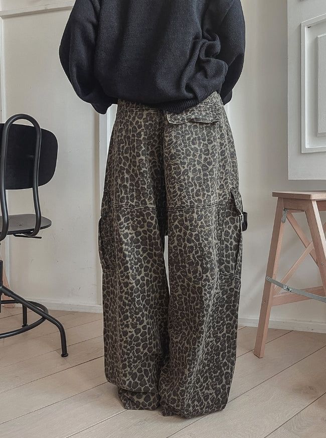 Pattern Rivet Pin Tuck Balloon Cargo Pants