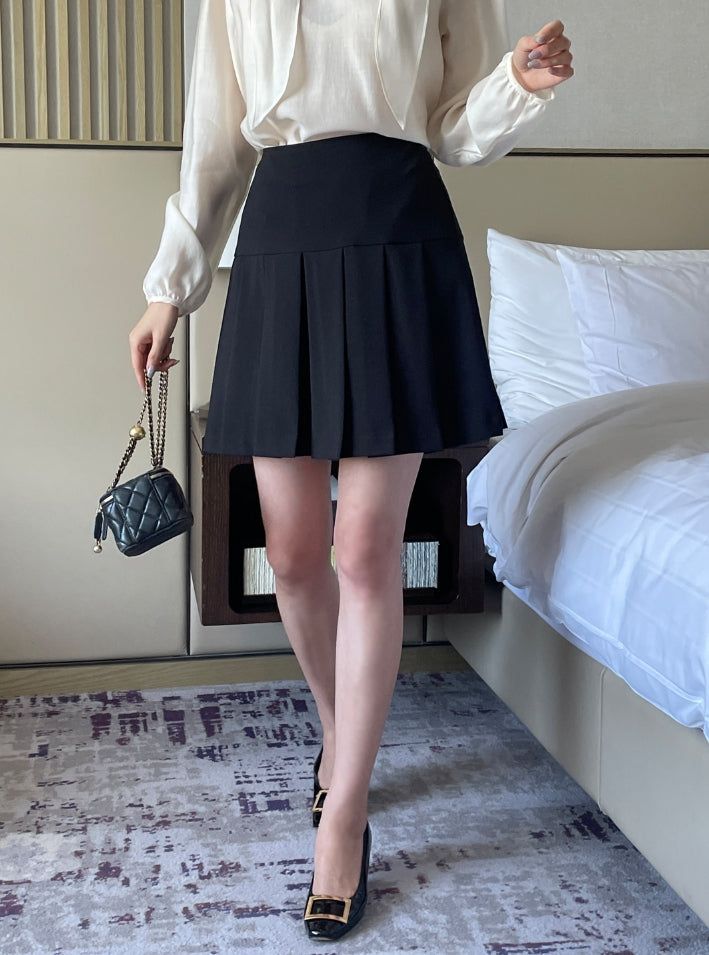 iam mari（アイアム マリ）の「Ronea Pleats Skirt Pants（Pants）」