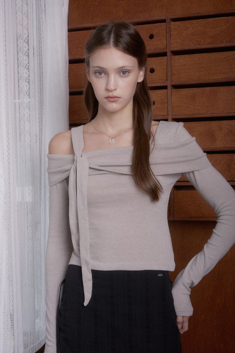 Bellialeu（ベルリアル）の「Joli tie long sleeve （Tops）」