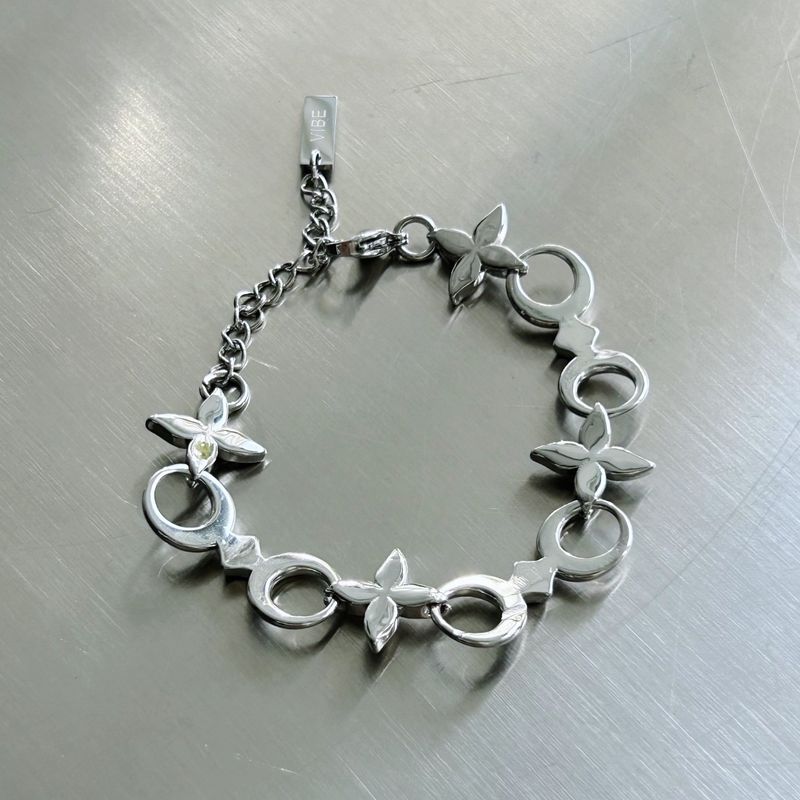 Floral Linkage Bracelet