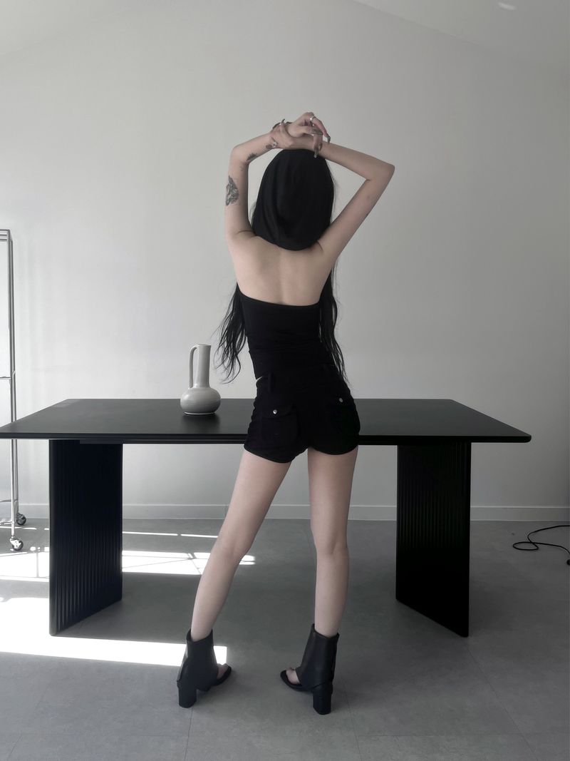 low-rise back pocket shorts