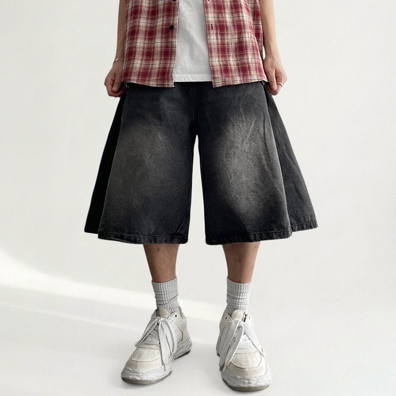 Win's Incision Side Snap Washed Denim Bermuda Shorts
