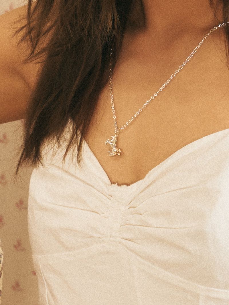 LUCKY HORSE NECKLACE