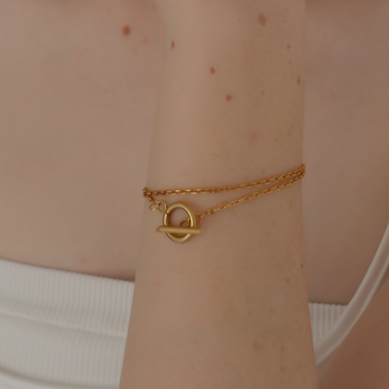 Chérie（シェリー）の「ダブルチェーンブレスレット（アクセサリー）」