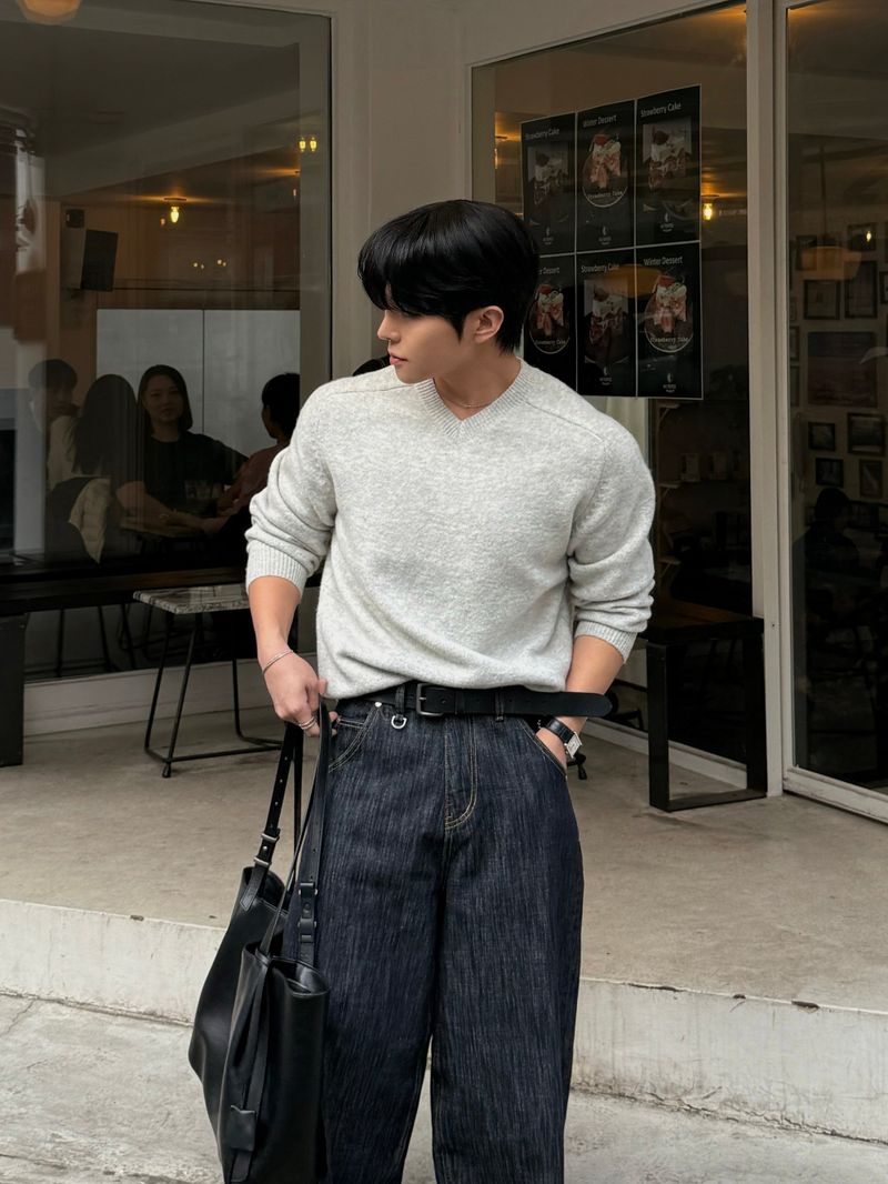 Settle line v-neck knitwear