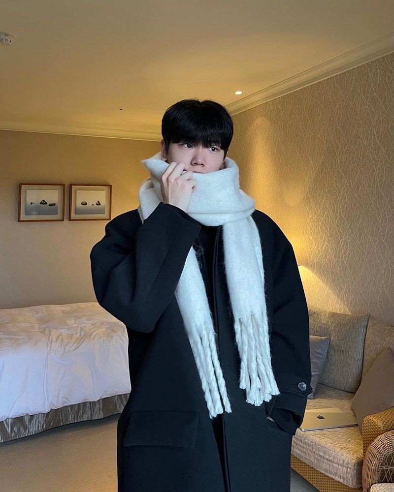Tassel Bear Cozy Muffler
