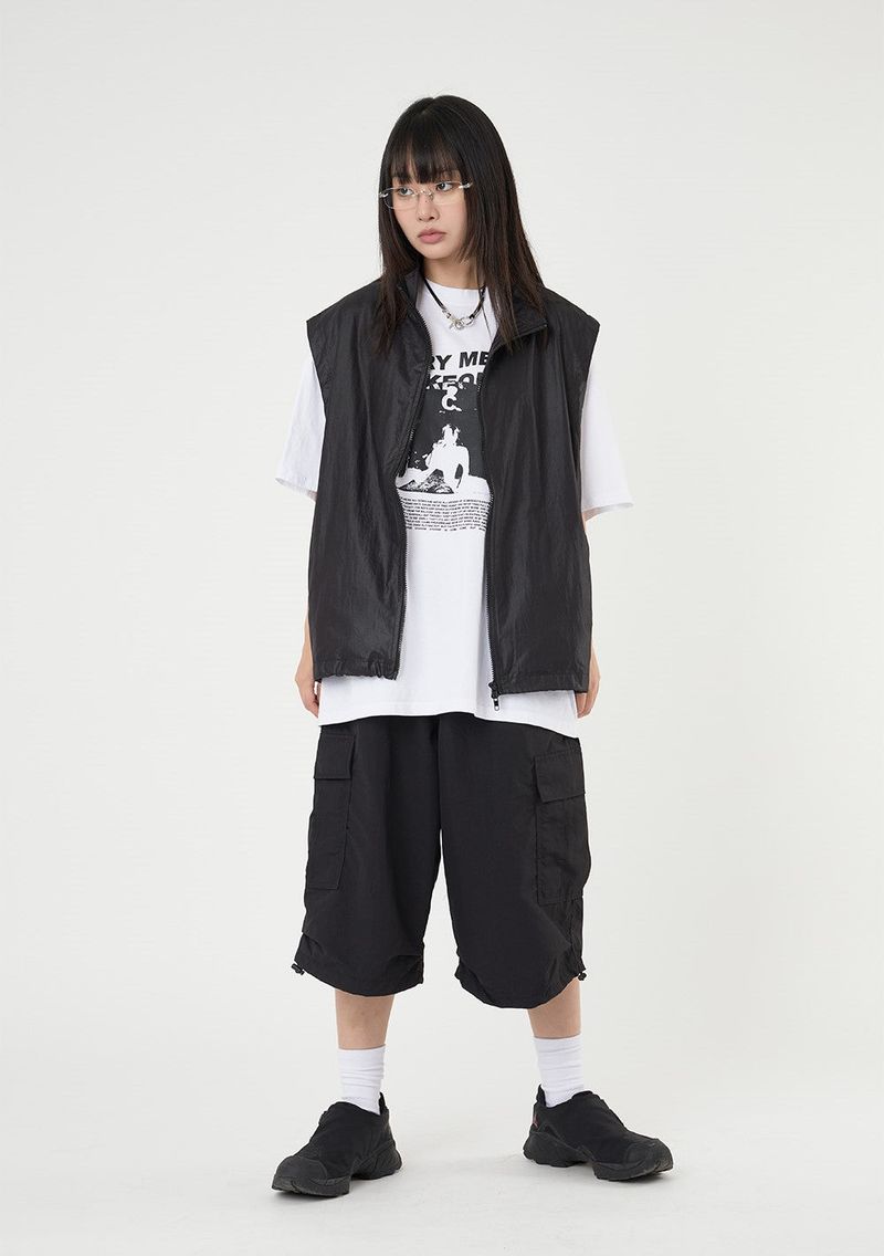 Glossy nylon half-neck 2-way vest zip-up