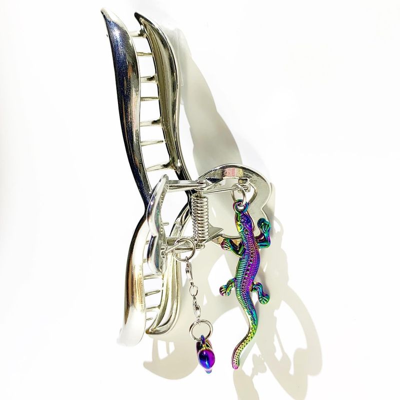 Rainbow lizard heart Hairpin
