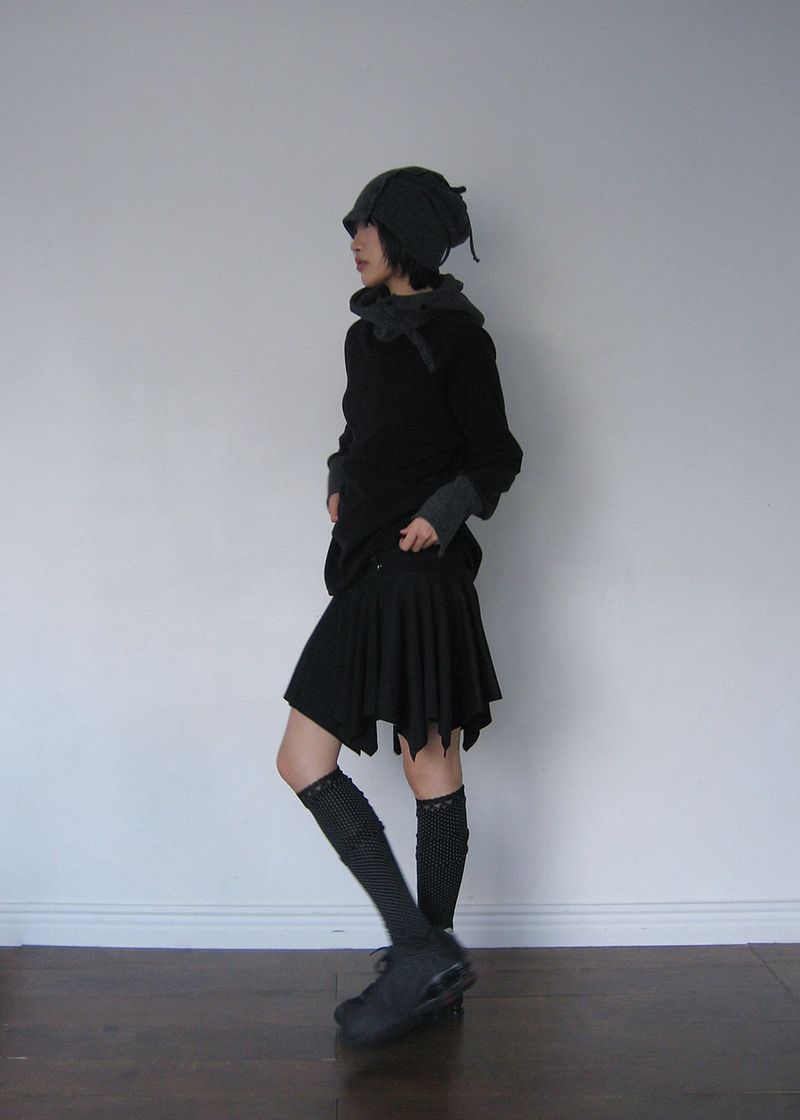 DOT LACE LEG WARMER