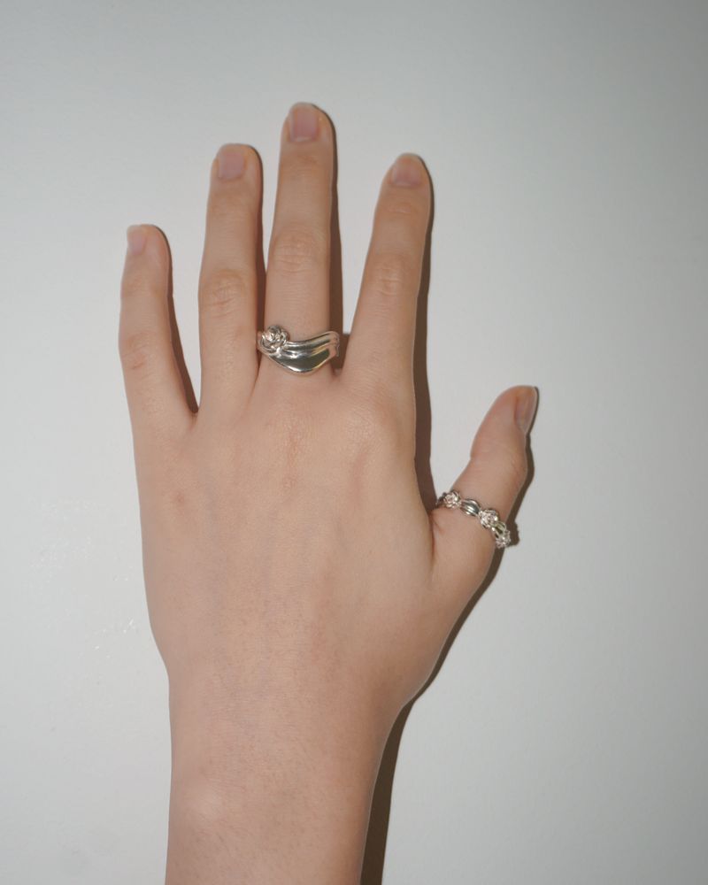 [925SILVER] GLOW FLOWER FRILL VOLUME OPENRING