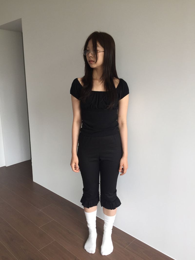 Frilled hem capri pants (1color)