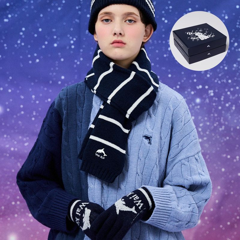 WaiKei（ワイケイ）の「[Gift Box] Dolphin Stripe Knit Muffler + Gloves SET（Fashion Accessories）」