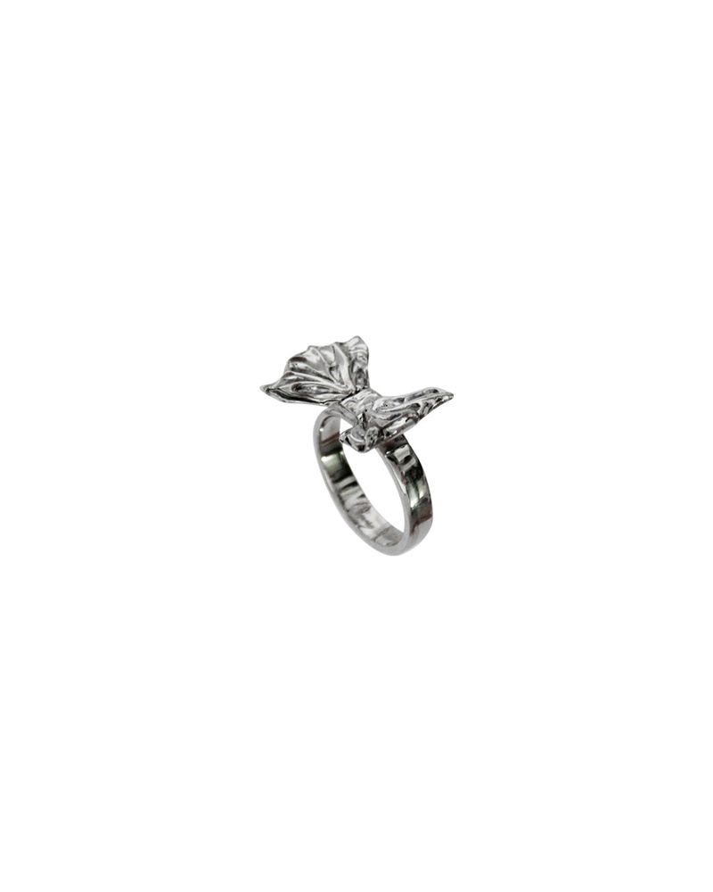 Ribbon ruffle silver ring