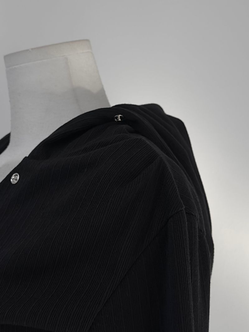 all cleat snap-wrap hooded T