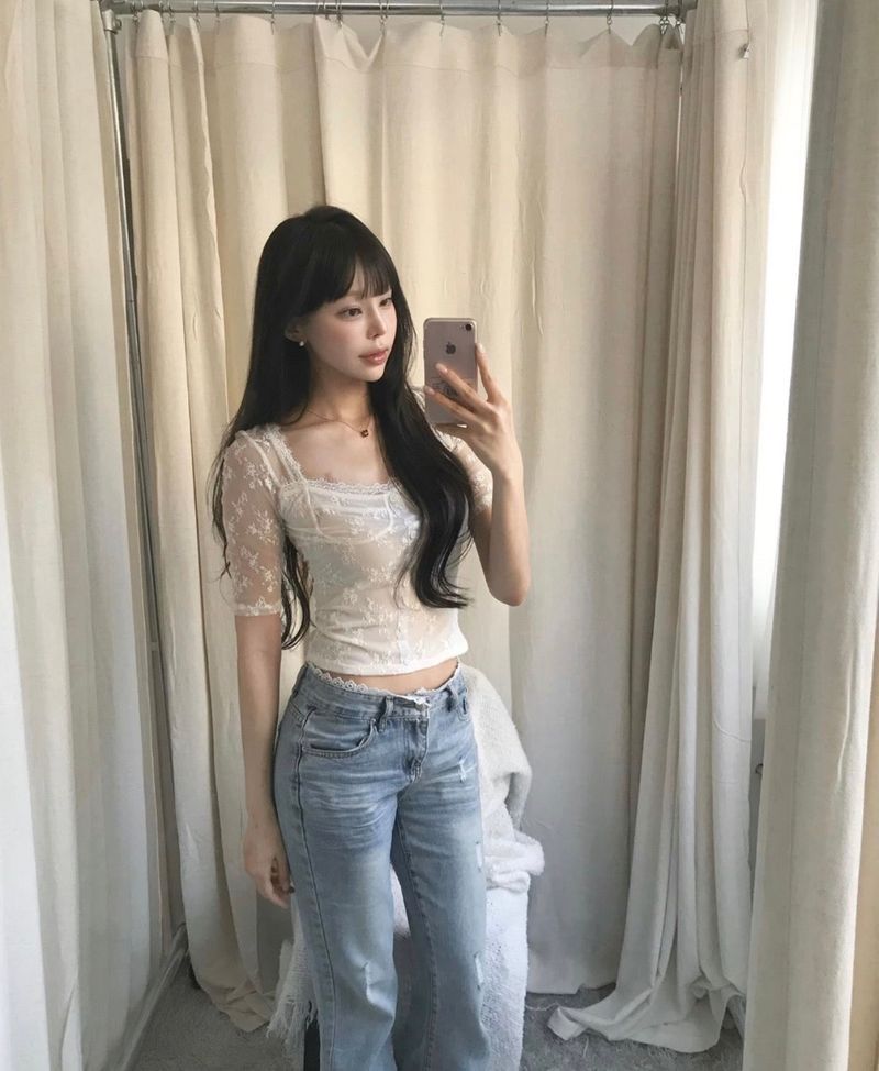 litia lace deep square top