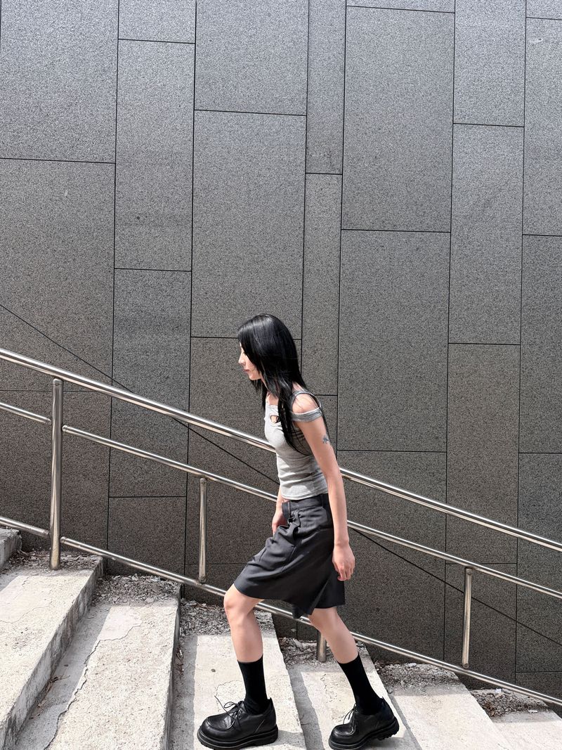 TWO-PINTUCK HARF PANTS