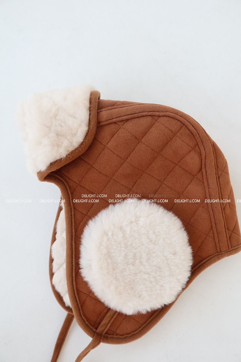 Camel quilting quilted earring truffler hat
