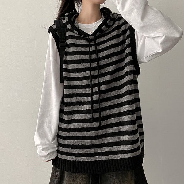 hijjoo（ハイチュー）の「Bead Dangara Stripe Knit Hooded Vest（Tops）」