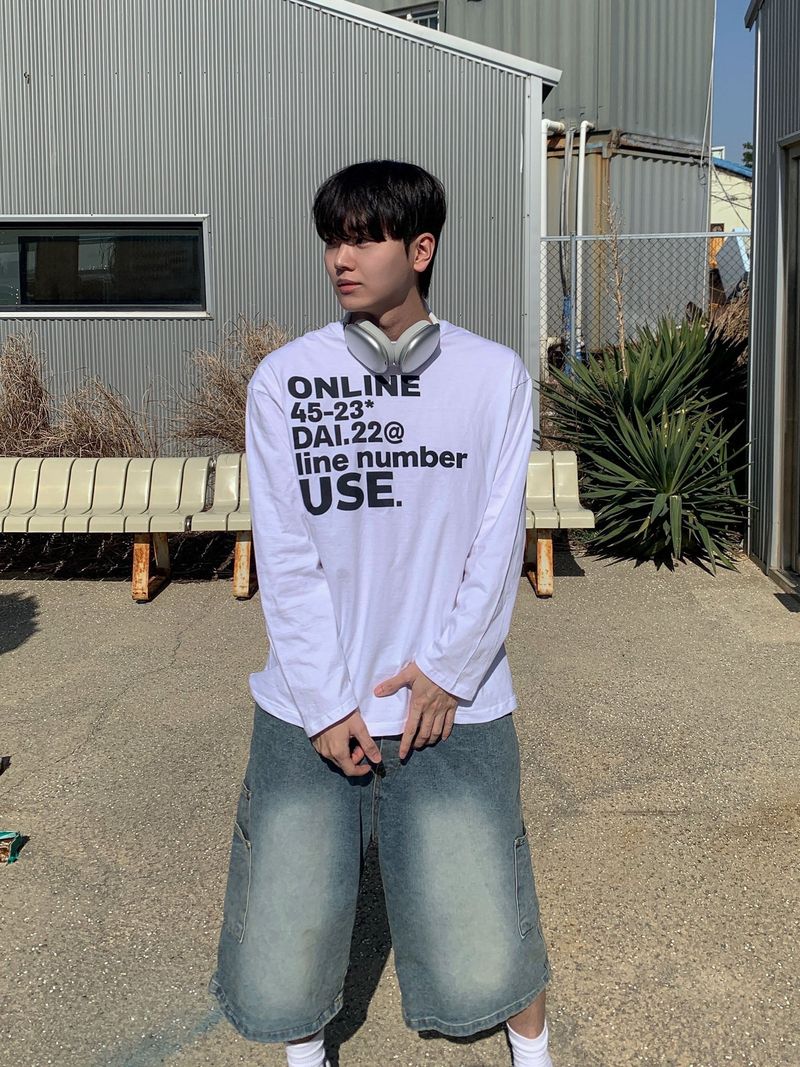 WHAT A LOOK（ワット ア ルック）の「온라인 유즈 긴팔 T（Tops）」