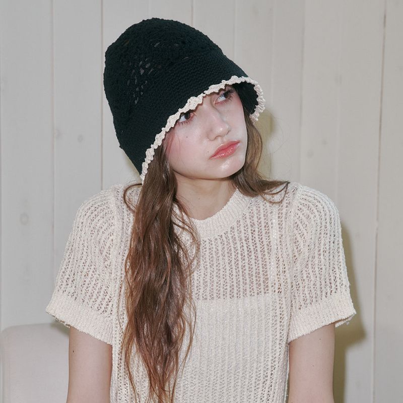 ALLINCOMPLETE（オールインコンプリート）の「SunFlower Shell Crochet Hat (Black)（Hats）」