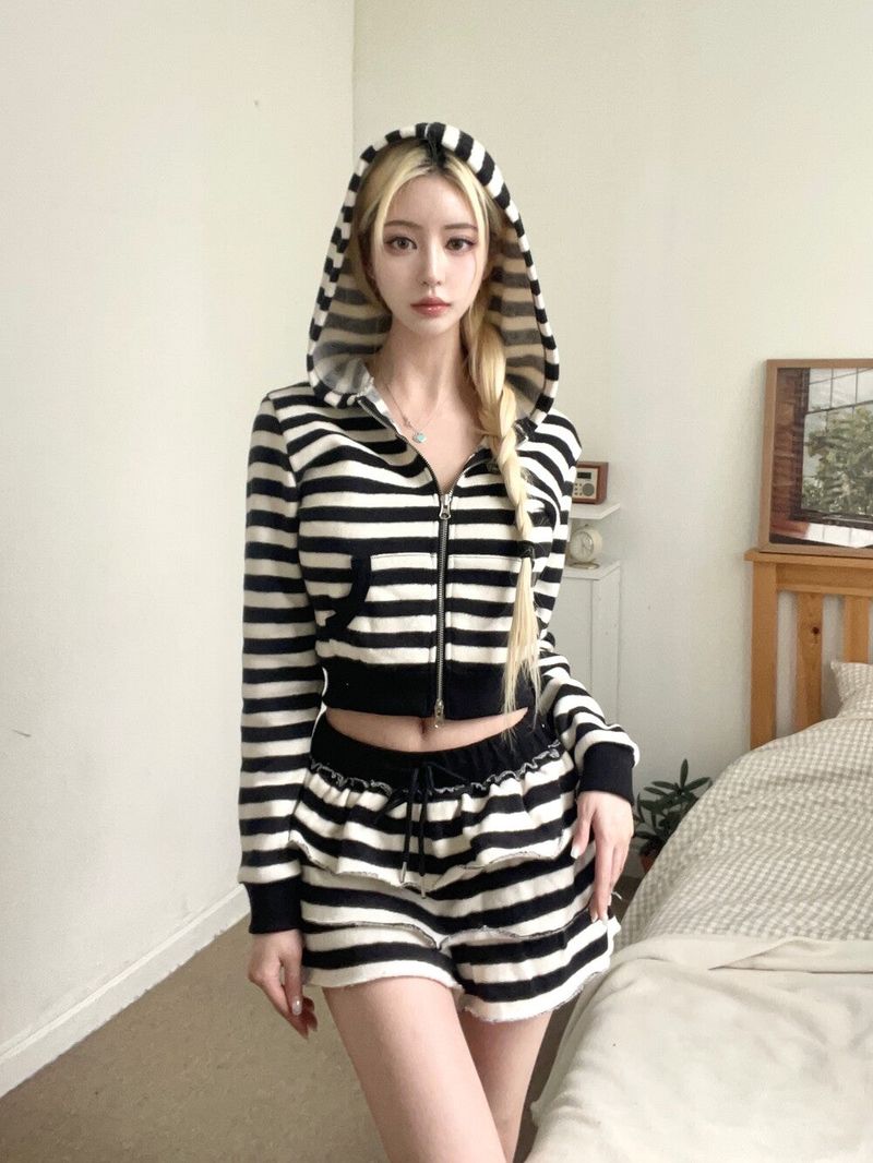 1476. Love stripe crop hood zip-up (2color)