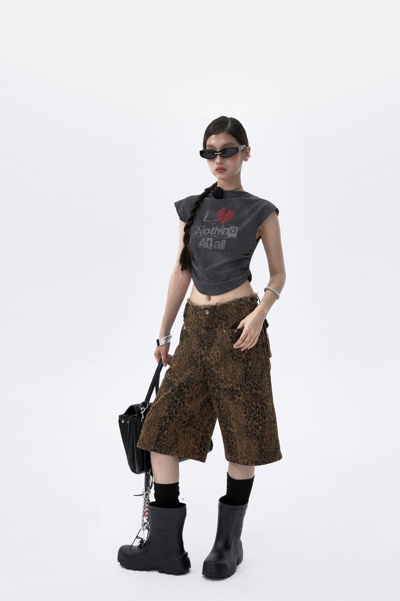 ルーズストレートレッグレッグレオパードローライズデニムショートパンツ (Knee-length/Capri Pants)