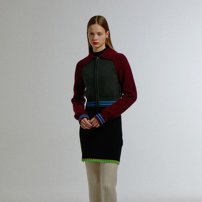 JE NE SAIS QUOI ENSEMBLE（ジュヌセクワアンサンブル）の「TROPICAL ZIP-UP SHORT CARDIGAN_CHARCOAL（）」