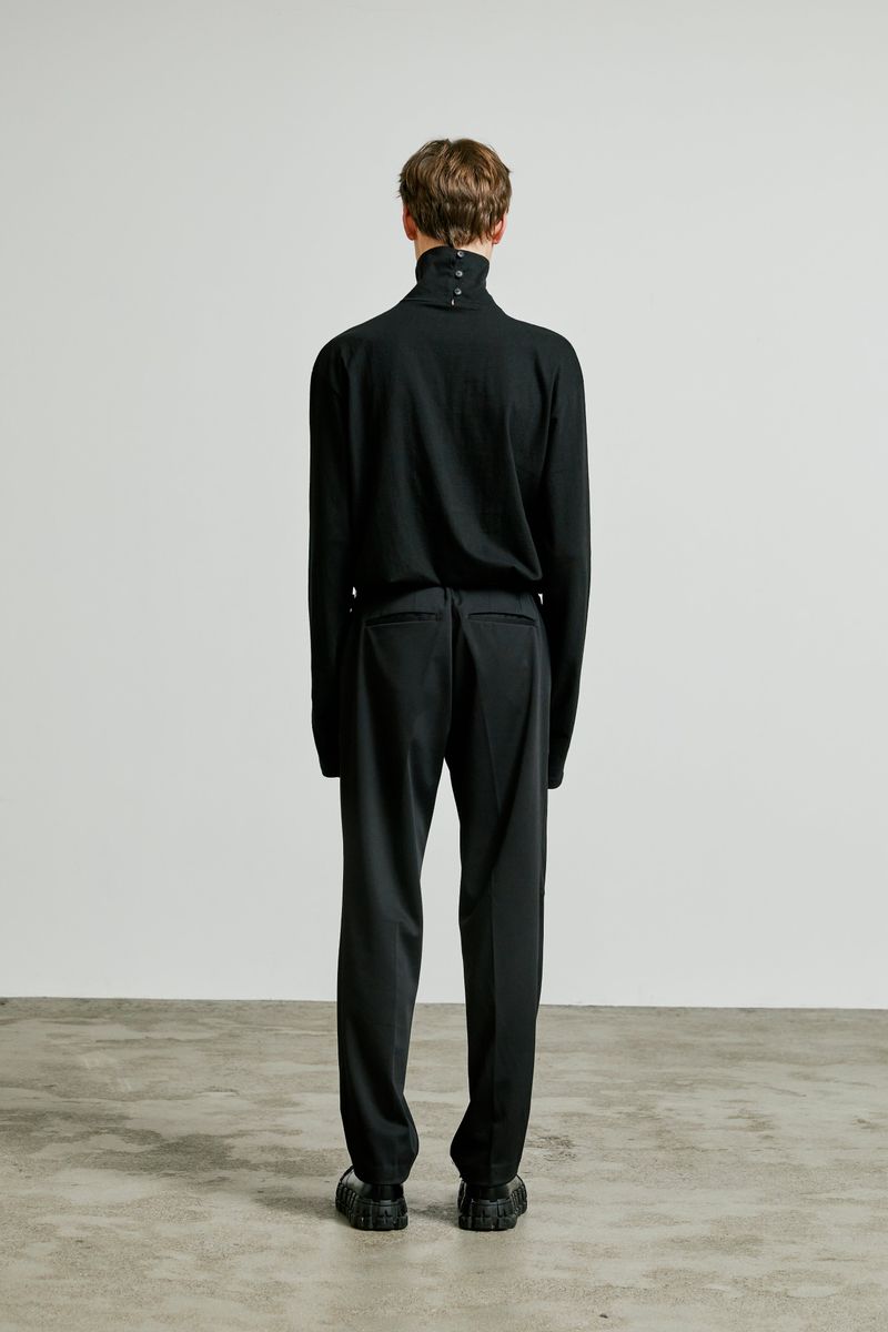 back button long sleeve chest tip turtle neck black