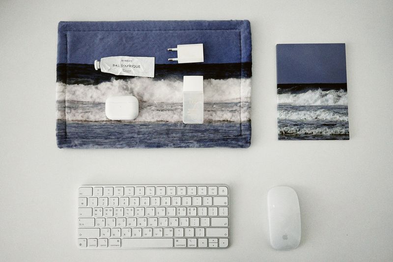 SLEEPTIGHT OBJECT（スリープタイトオブジェクト）の「nature desk rug - blue pado（Interior）」